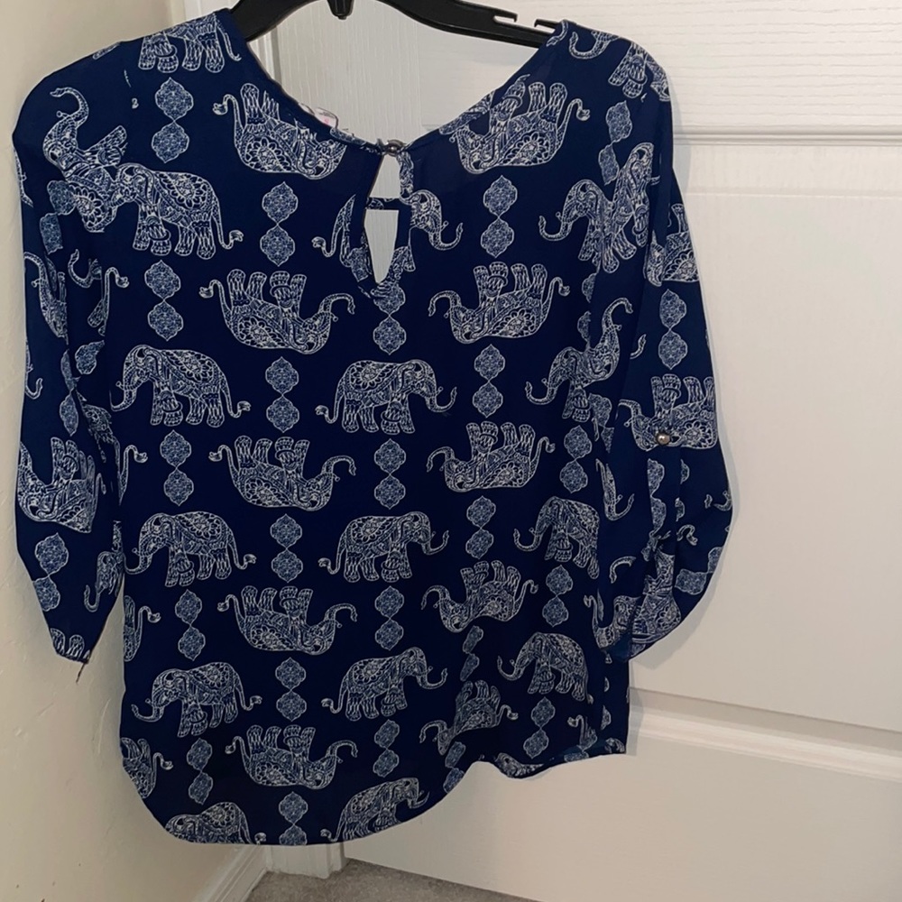 Fun elegant blouse.